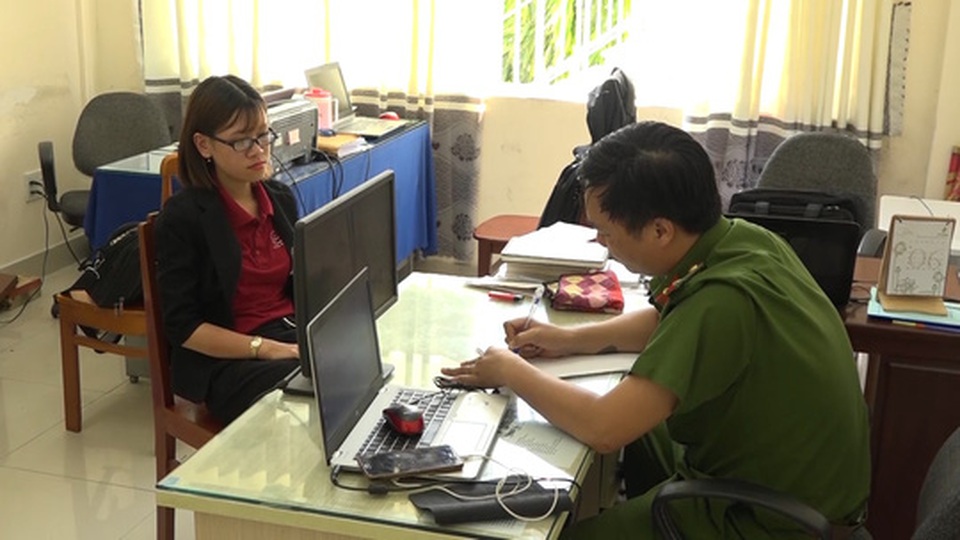 Khởi tố 2 nhân viên Alibaba - 1 Khởi tố 2 nhân viên Alibaba - 1