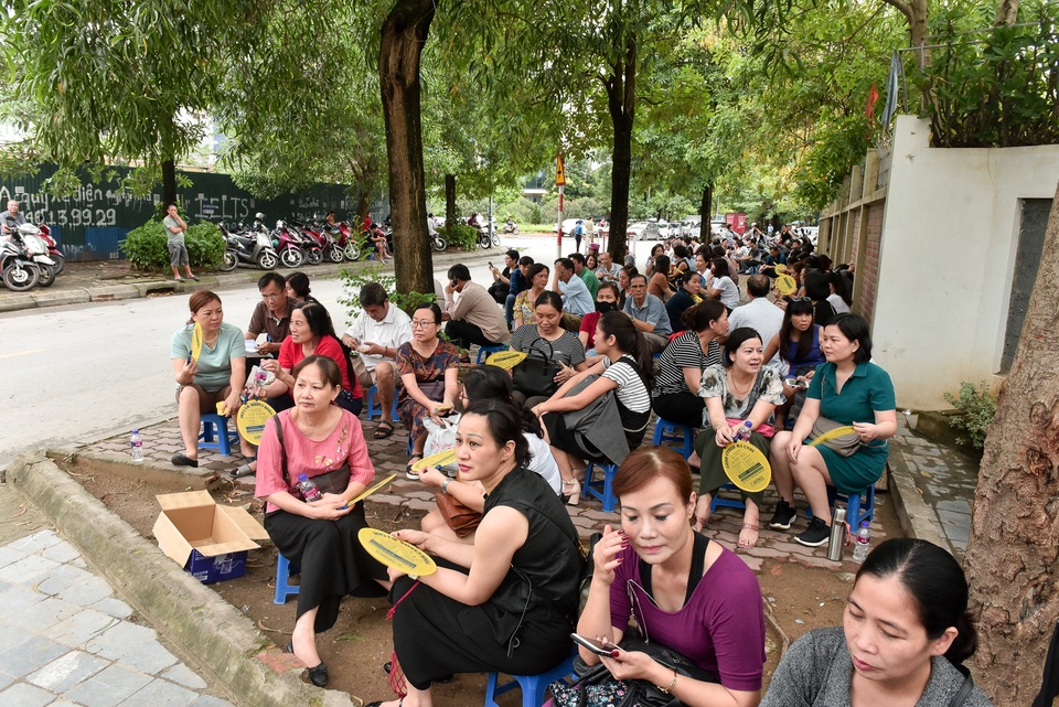 Thi THPT quốc gia 2019: Thí sinh đến muộn chạy marathon vào trường nhận phòng thi - 15 Thi THPT quốc gia 2019: Thí sinh đến muộn chạy marathon vào trường nhận phòng thi - 15