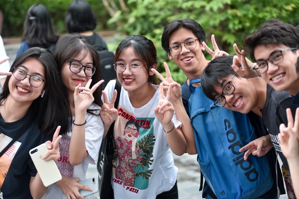 Thi THPT quốc gia 2019: Thí sinh đến muộn chạy marathon vào trường nhận phòng thi - 4 Thi THPT quốc gia 2019: Thí sinh đến muộn chạy marathon vào trường nhận phòng thi - 4