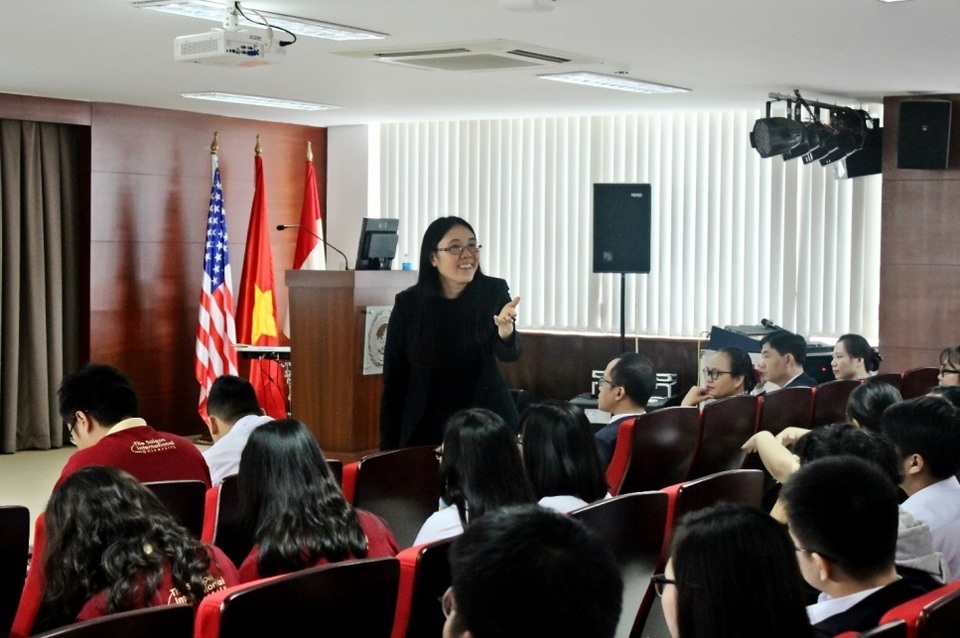 Đại học Quốc tế Sài Gòn tuyển sinh chuyên ngành Luật kinh tế quốc tế - 3 Đại học Quốc tế Sài Gòn tuyển sinh chuyên ngành Luật kinh tế quốc tế - 3