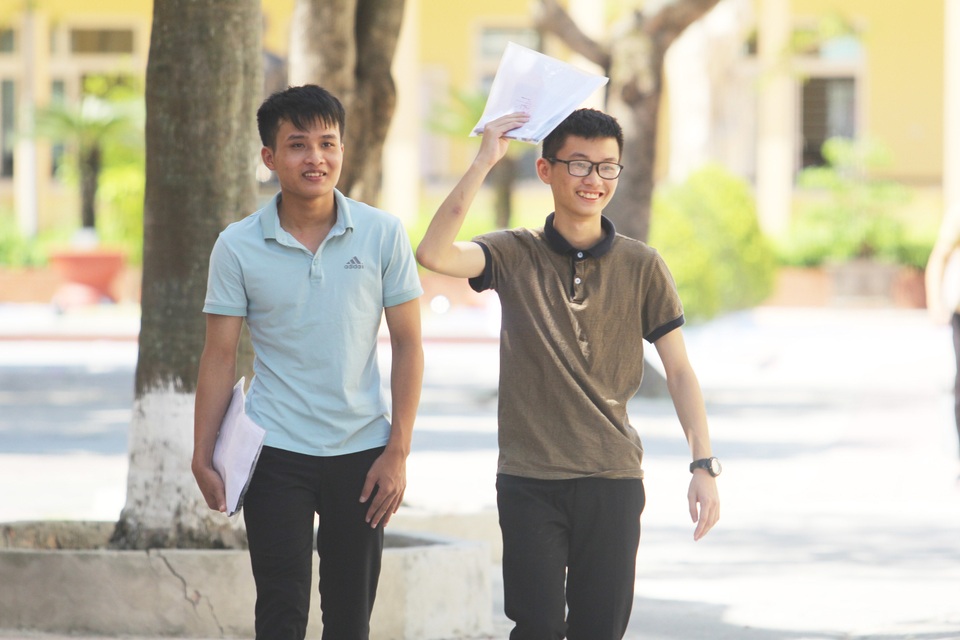 Ngủ quên, nam sinh lỡ thi môn Ngữ văn - 1 Ngủ quên, nam sinh lỡ thi môn Ngữ văn - 1