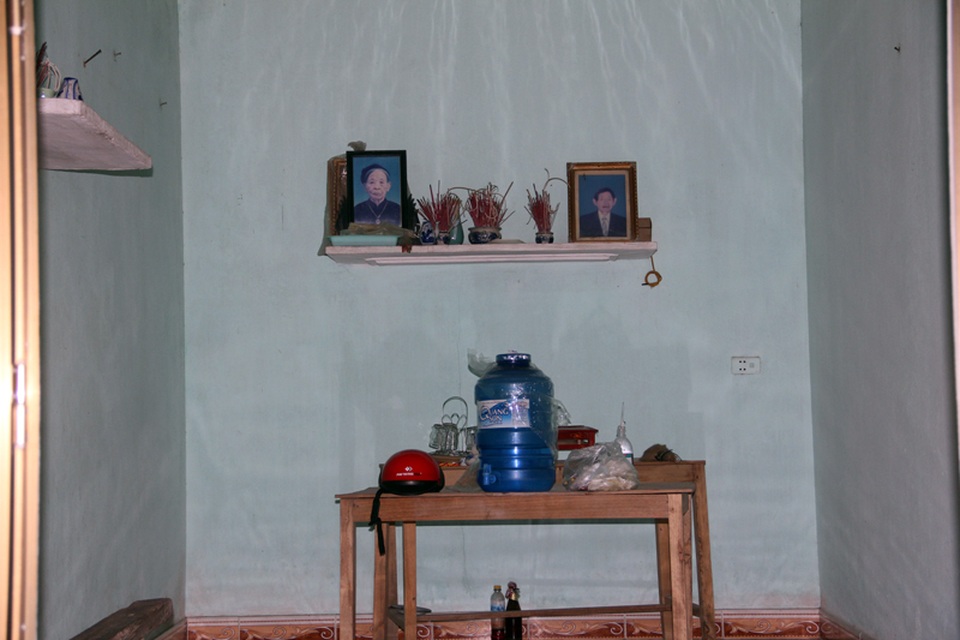 Tận cùng nỗi đau của người đàn ông đơn độc bị bệnh tật đọa đày gầy trơ xương - 7 Tận cùng nỗi đau của người đàn ông đơn độc bị bệnh tật đọa đày gầy trơ xương - 7