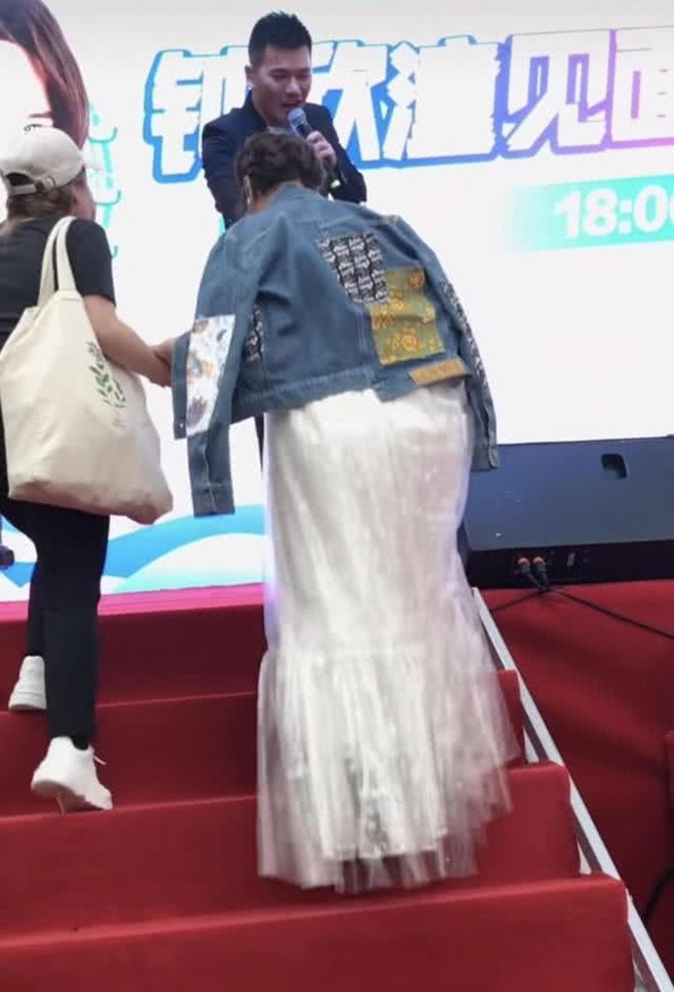 Chung Hân Đồng mang bầu sau một năm làm đám cưới? - 8