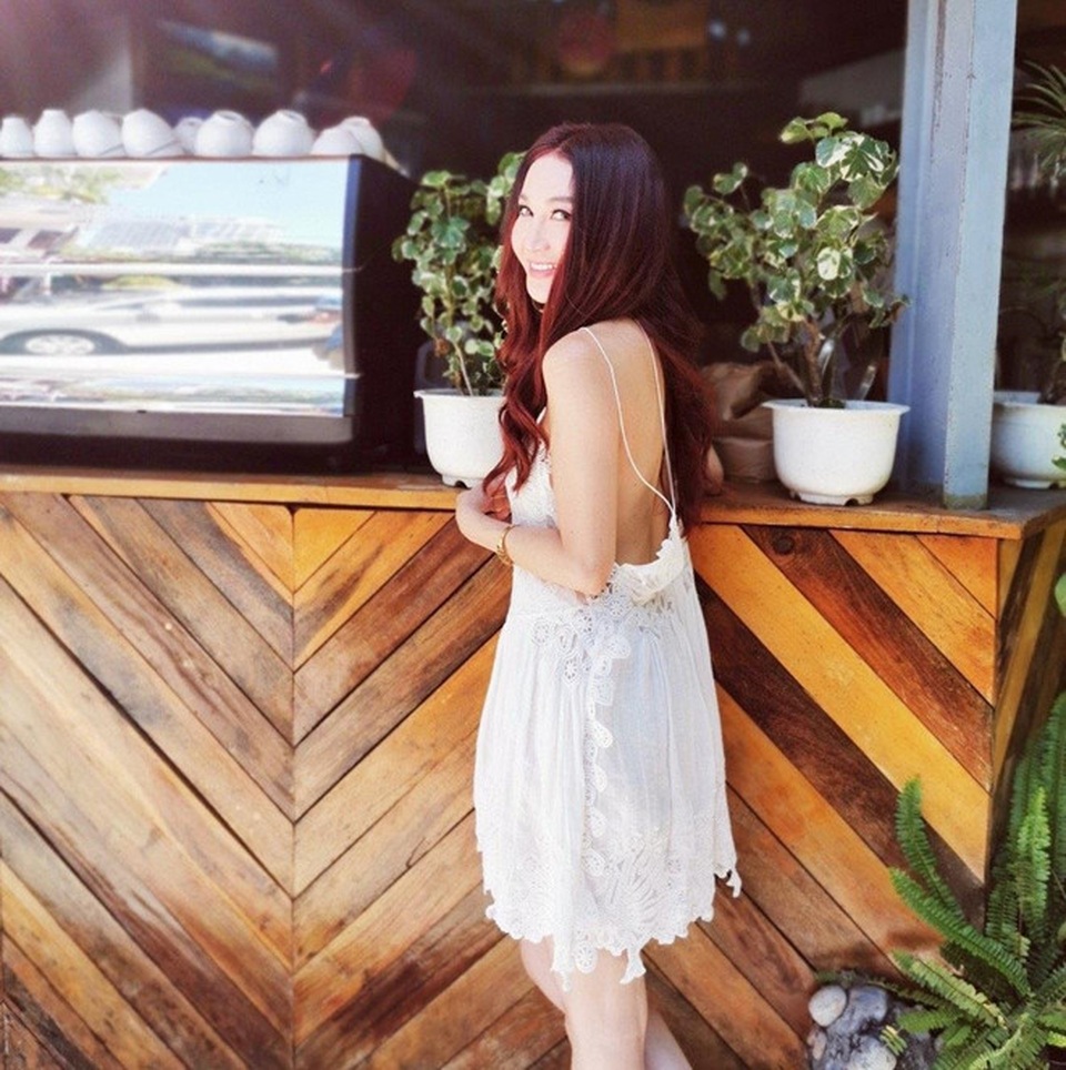 “Bông hồng lửa” Ôn Bích Hà chụp ảnh gợi cảm ở tuổi 53 - 8 “Bông hồng lửa” Ôn Bích Hà chụp ảnh gợi cảm ở tuổi 53 - 8