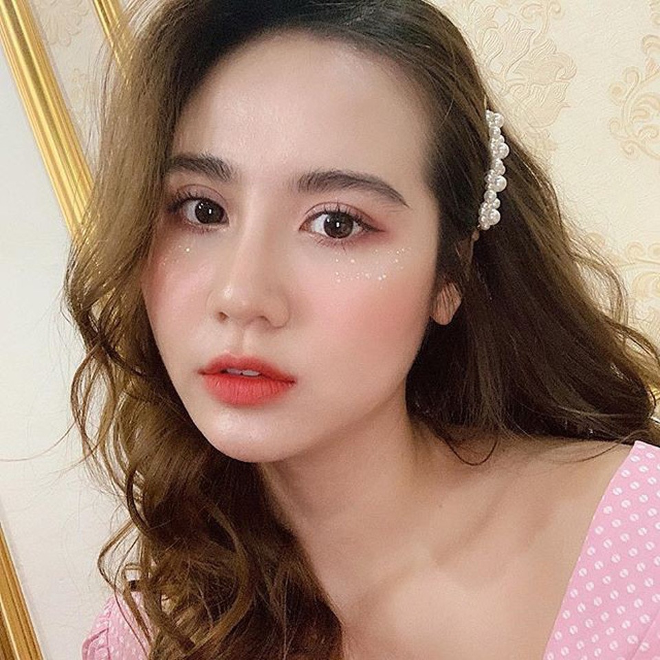 Đường tình lận đận nhóm bạn thân toàn mỹ nhân của Quỳnh Nga “Cá sấu chúa” - 11 Đường tình lận đận nhóm bạn thân toàn mỹ nhân của Quỳnh Nga “Cá sấu chúa” - 11