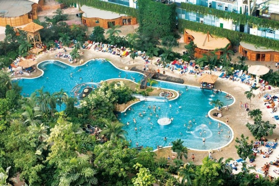 Kho máy bay cũ đổ nát hóa thành resort cực sang chảnh thế này - 10 Kho máy bay cũ đổ nát hóa thành resort cực sang chảnh thế này - 10