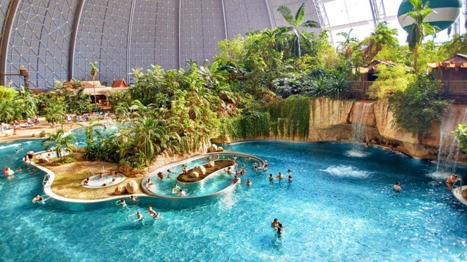 Kho máy bay cũ đổ nát hóa thành resort cực sang chảnh thế này - 8 Kho máy bay cũ đổ nát hóa thành resort cực sang chảnh thế này - 8