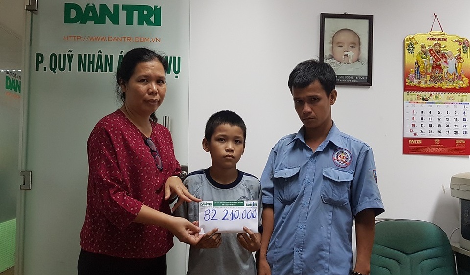 Bạn đọc Dân trí giúp đỡ cậu học trò nghèo mắc uốn ván hơn 82 triệu đồng - 1 Bạn đọc Dân trí giúp đỡ cậu học trò nghèo mắc uốn ván hơn 82 triệu đồng - 1