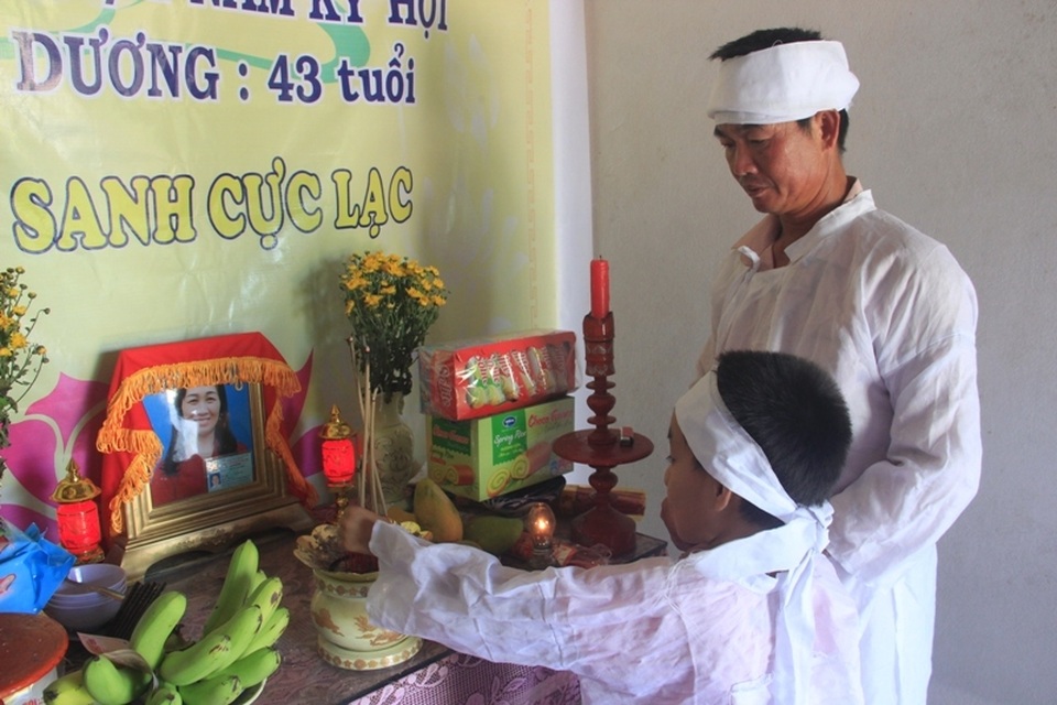 Đẫm nước mắt bức thư của cậu bé lớp một viết gửi người mẹ đã khuất - 4 Đẫm nước mắt bức thư của cậu bé lớp một viết gửi người mẹ đã khuất - 4