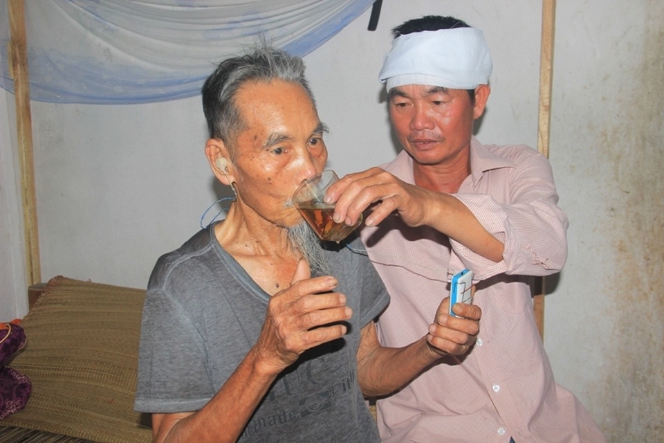Đẫm nước mắt bức thư của cậu bé lớp một viết gửi người mẹ đã khuất - 10 Đẫm nước mắt bức thư của cậu bé lớp một viết gửi người mẹ đã khuất - 10