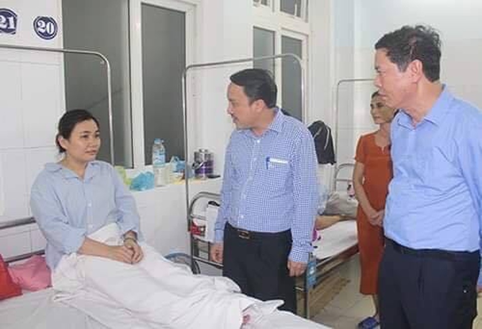 Đề nghị điều tra, xử lý 2 đối tượng hành hung nữ điều dưỡng - 2 Đề nghị điều tra, xử lý 2 đối tượng hành hung nữ điều dưỡng - 2