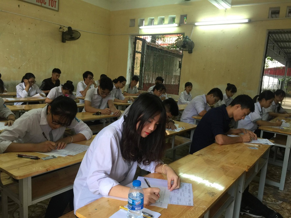 Thí sinh đến sớm, xem lại bài trước môn thi đầu THPT quốc gia 2019 - 9 Thí sinh đến sớm, xem lại bài trước môn thi đầu THPT quốc gia 2019 - 9