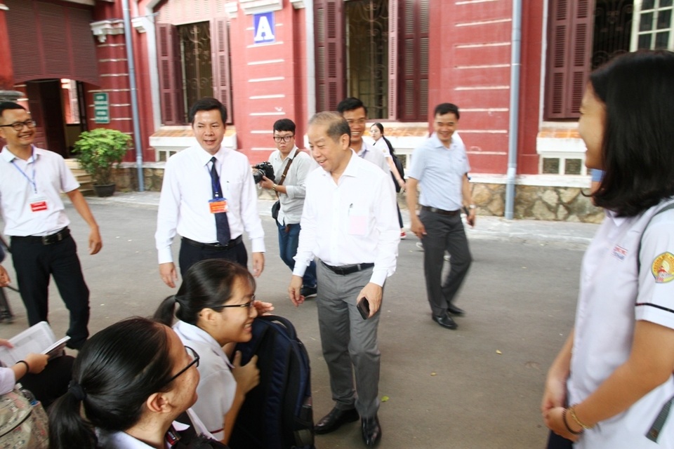 Chấm thi môn Văn tại Huế: Có 2 bài điểm 9, nhiều bài điểm 8,5 - 1 Chấm thi môn Văn tại Huế: Có 2 bài điểm 9, nhiều bài điểm 8,5 - 1