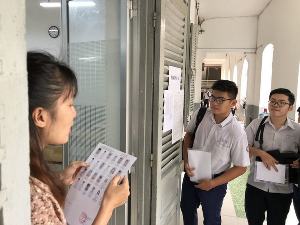 Gần 900 nghìn thí sinh bắt đầu vượt vũ môn kỳ thi THPT quốc gia 2019 - 1 Gần 900 nghìn thí sinh bắt đầu vượt vũ môn kỳ thi THPT quốc gia 2019 - 1