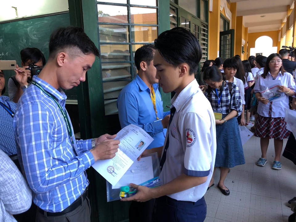 Thí sinh đến sớm, xem lại bài trước môn thi đầu THPT quốc gia 2019 - 13 Thí sinh đến sớm, xem lại bài trước môn thi đầu THPT quốc gia 2019 - 13
