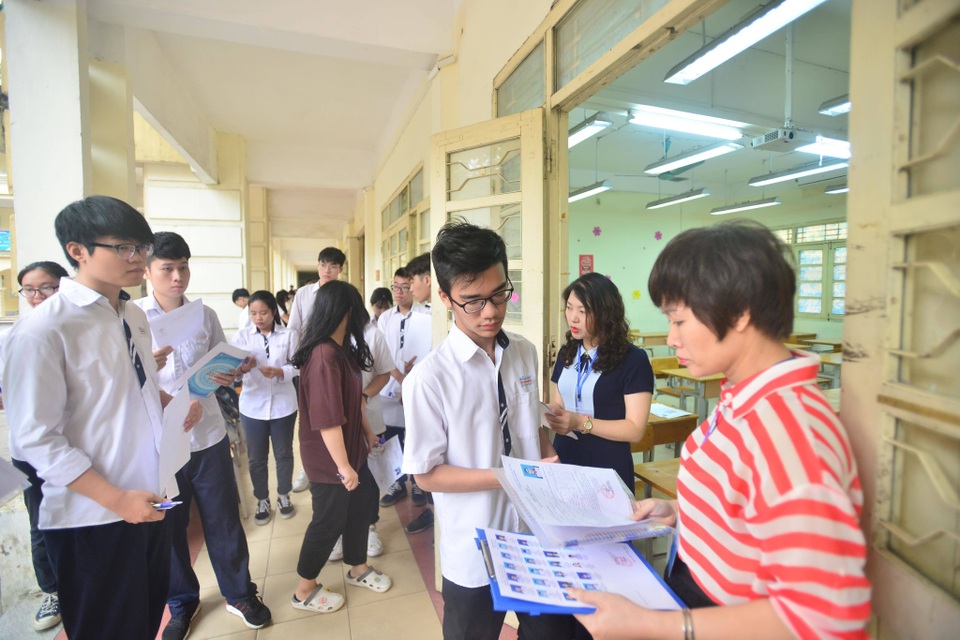 Thí sinh đến sớm, xem lại bài trước môn thi đầu THPT quốc gia 2019 - 1 Thí sinh đến sớm, xem lại bài trước môn thi đầu THPT quốc gia 2019 - 1