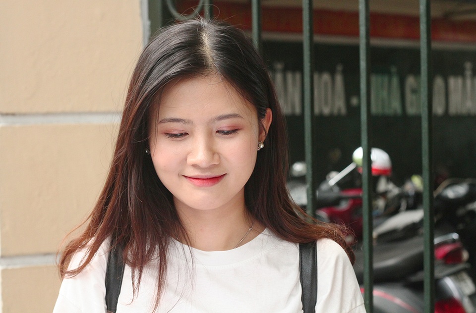 Những thiếu nữ 18 tuổi xinh đẹp như hoa xua tan nắng nóng mệt mỏi mùa thi - 4 Những thiếu nữ 18 tuổi xinh đẹp như hoa xua tan nắng nóng mệt mỏi mùa thi - 4