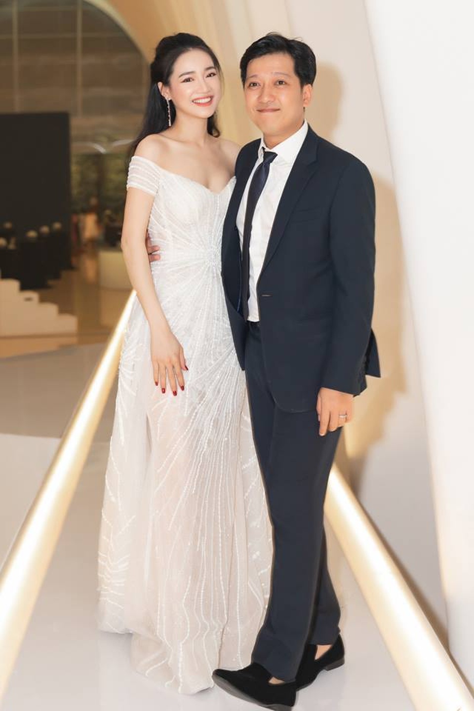 Những cặp đôi sao Việt vượt qua dư luận để đến với nhau - 4 Những cặp đôi sao Việt vượt qua dư luận để đến với nhau - 4