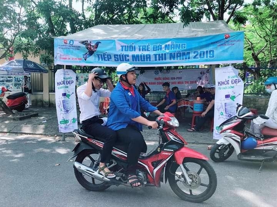Đà Nẵng: Xe ôm miễn phí đưa đón thí sinh đi thi - 3 Đà Nẵng: Xe ôm miễn phí đưa đón thí sinh đi thi - 3