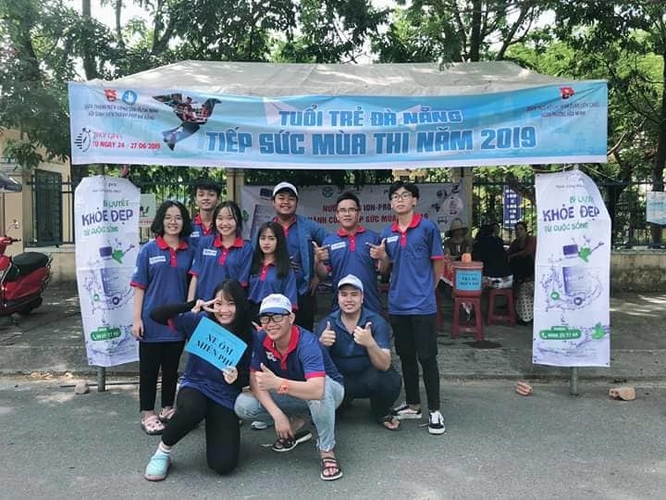 Đà Nẵng: Xe ôm miễn phí đưa đón thí sinh đi thi - 2 Đà Nẵng: Xe ôm miễn phí đưa đón thí sinh đi thi - 2