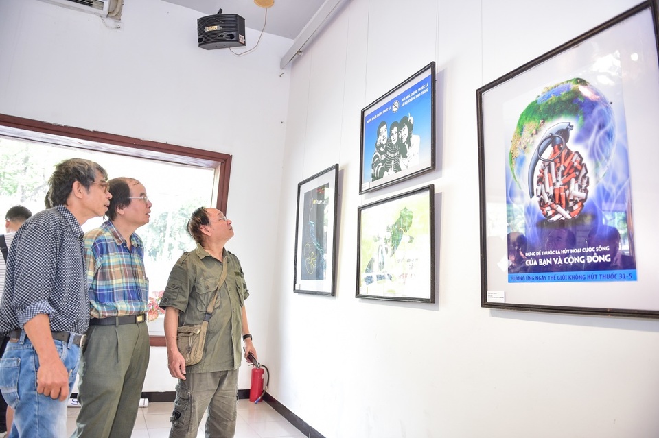 Ấn tượng triển lãm tranh “Vì một thế giới không khói thuốc” - 4 Ấn tượng triển lãm tranh “Vì một thế giới không khói thuốc” - 4