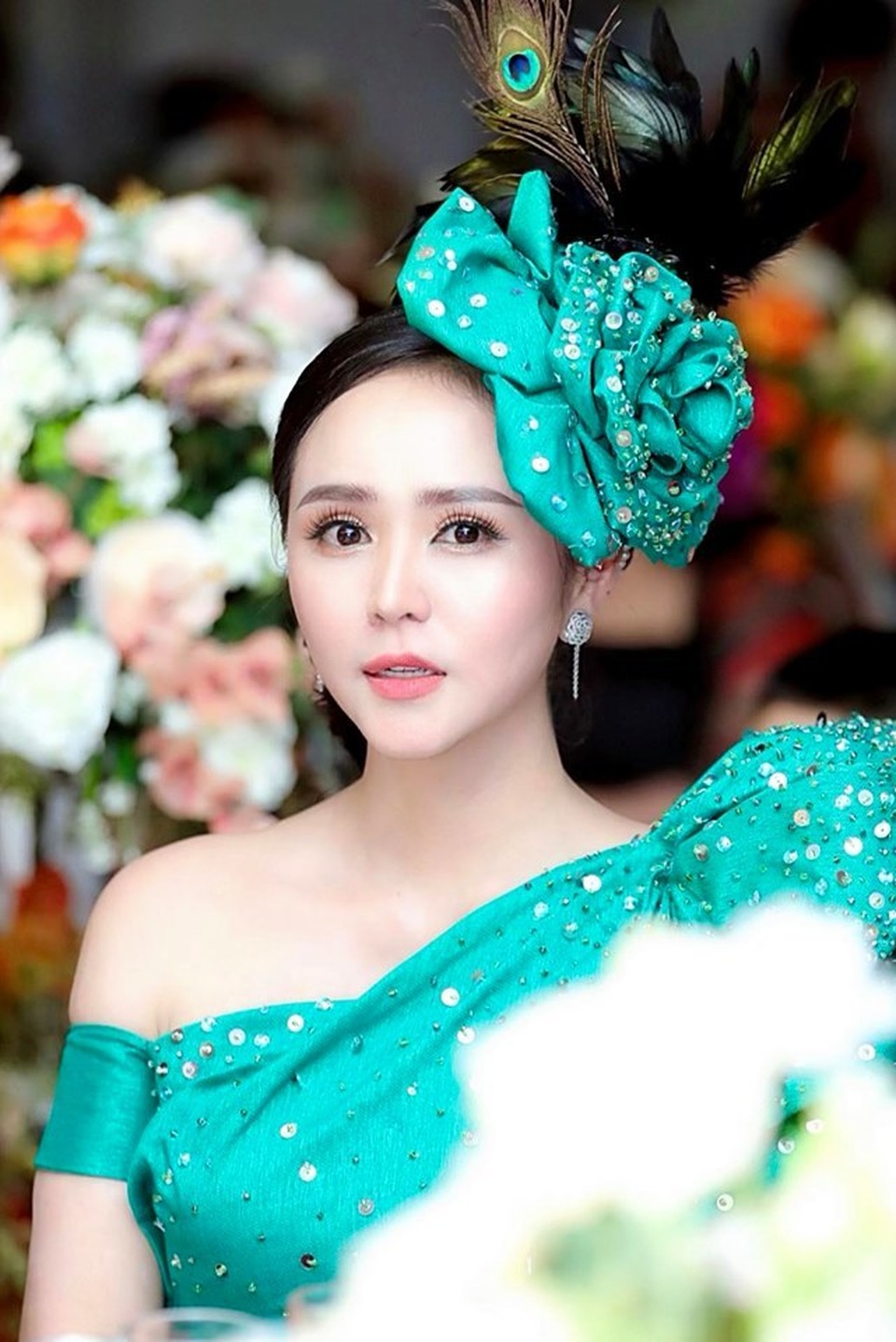 Chủ tịch Happy Women Bùi Thị Thanh Hương vỡ òa cảm xúc trong đêm tiệc - 1 Chủ tịch Happy Women Bùi Thị Thanh Hương vỡ òa cảm xúc trong đêm tiệc - 1