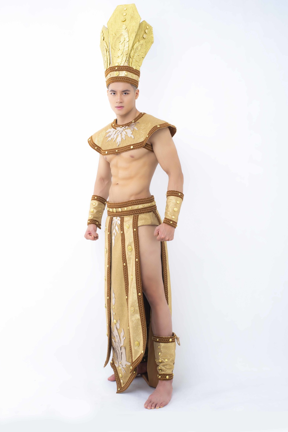 Đặng Hiếu Đức hóa chiến binh Âu Lạc tại Mister National Universe 2019 - 2 Đặng Hiếu Đức hóa chiến binh Âu Lạc tại Mister National Universe 2019 - 2
