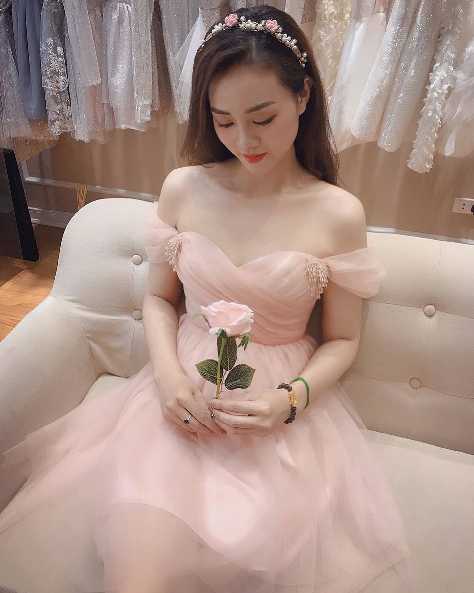 Bạn gái “cô Đẩu” Công Lý nói gì trước tin đồn đang mang bầu? - 12 Bạn gái “cô Đẩu” Công Lý nói gì trước tin đồn đang mang bầu? - 12