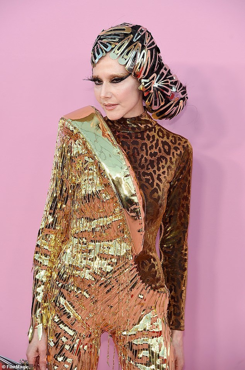 Vũ nữ Dita Von Teese vẫn trẻ đẹp ở tuổi 47 - 11