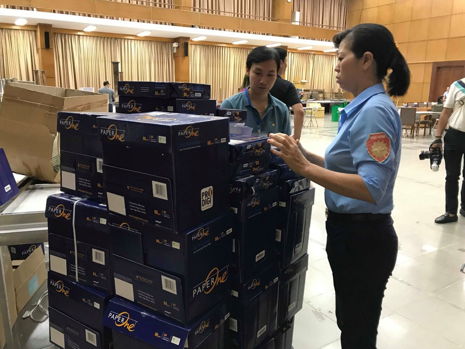 Đột nhập “điểm nóng” in sao đề thi THPT quốc gia: 14 ngày không thấy mặt trời - 10 Đột nhập “điểm nóng” in sao đề thi THPT quốc gia: 14 ngày không thấy mặt trời - 10