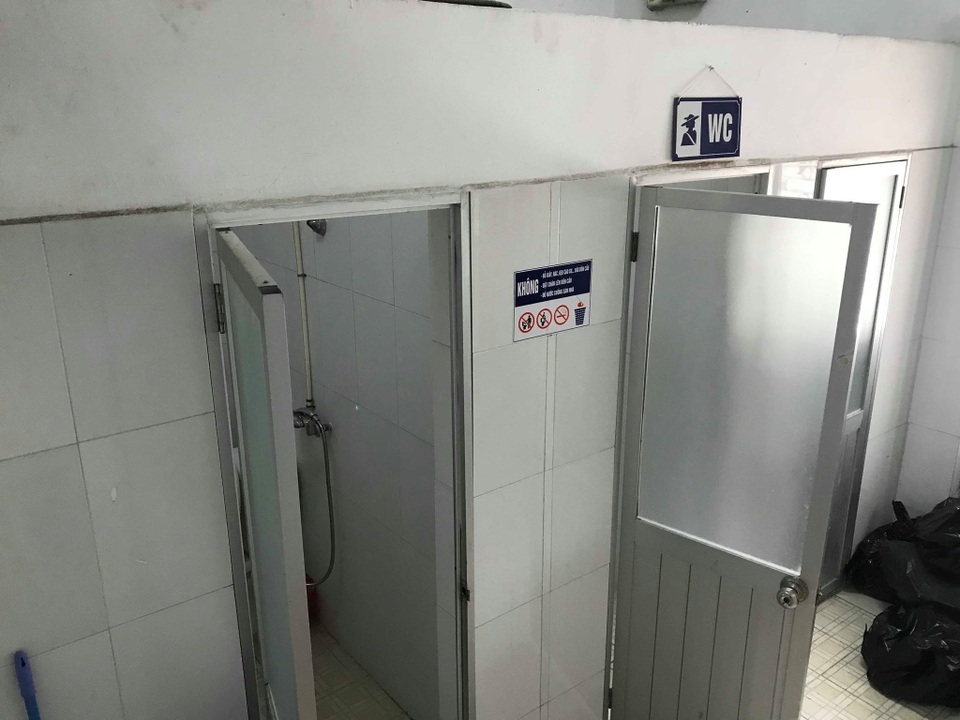 Đột nhập “điểm nóng” in sao đề thi THPT quốc gia: 14 ngày không thấy mặt trời - 11 Đột nhập “điểm nóng” in sao đề thi THPT quốc gia: 14 ngày không thấy mặt trời - 11