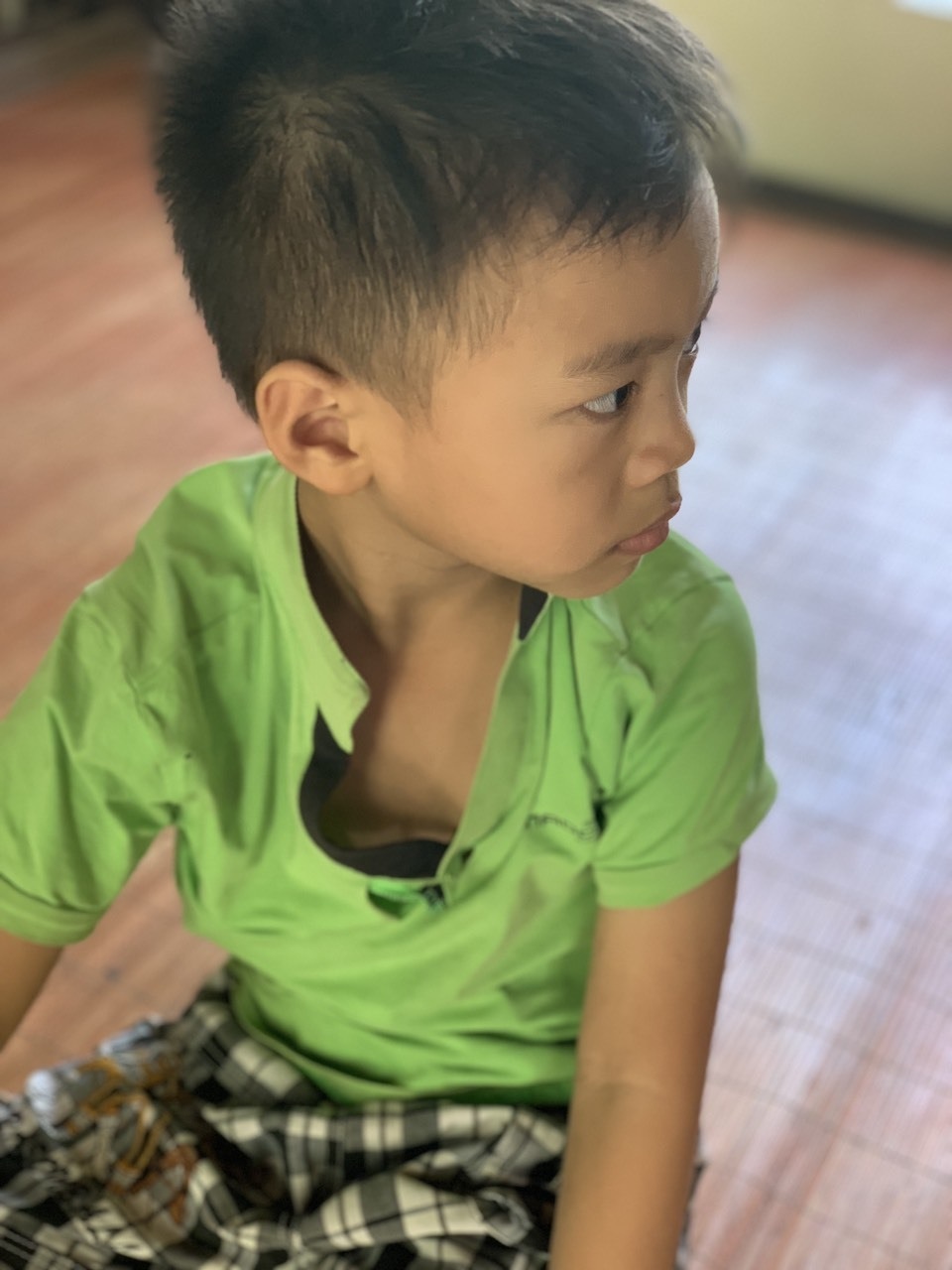 Bố chết thảm, mẹ tâm thần, ba đứa trẻ sống lay lắt không nơi nương tựa - 8 Bố chết thảm, mẹ tâm thần, ba đứa trẻ sống lay lắt không nơi nương tựa - 8