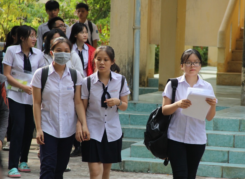 Thí sinh nhận định đề Địa và GDCD dễ, đề Sử khó - 13 Thí sinh nhận định đề Địa và GDCD dễ, đề Sử khó - 13