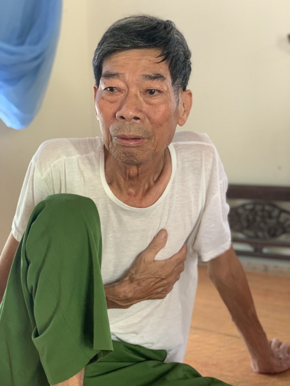 Bố chết thảm, mẹ tâm thần, ba đứa trẻ sống lay lắt không nơi nương tựa - 14 Bố chết thảm, mẹ tâm thần, ba đứa trẻ sống lay lắt không nơi nương tựa - 14