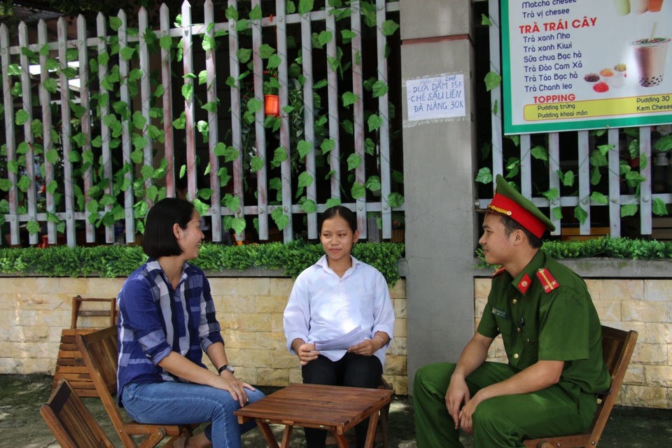 Công an vượt 12km đi đón thí sinh ngủ quên - 1 Công an vượt 12km đi đón thí sinh ngủ quên - 1