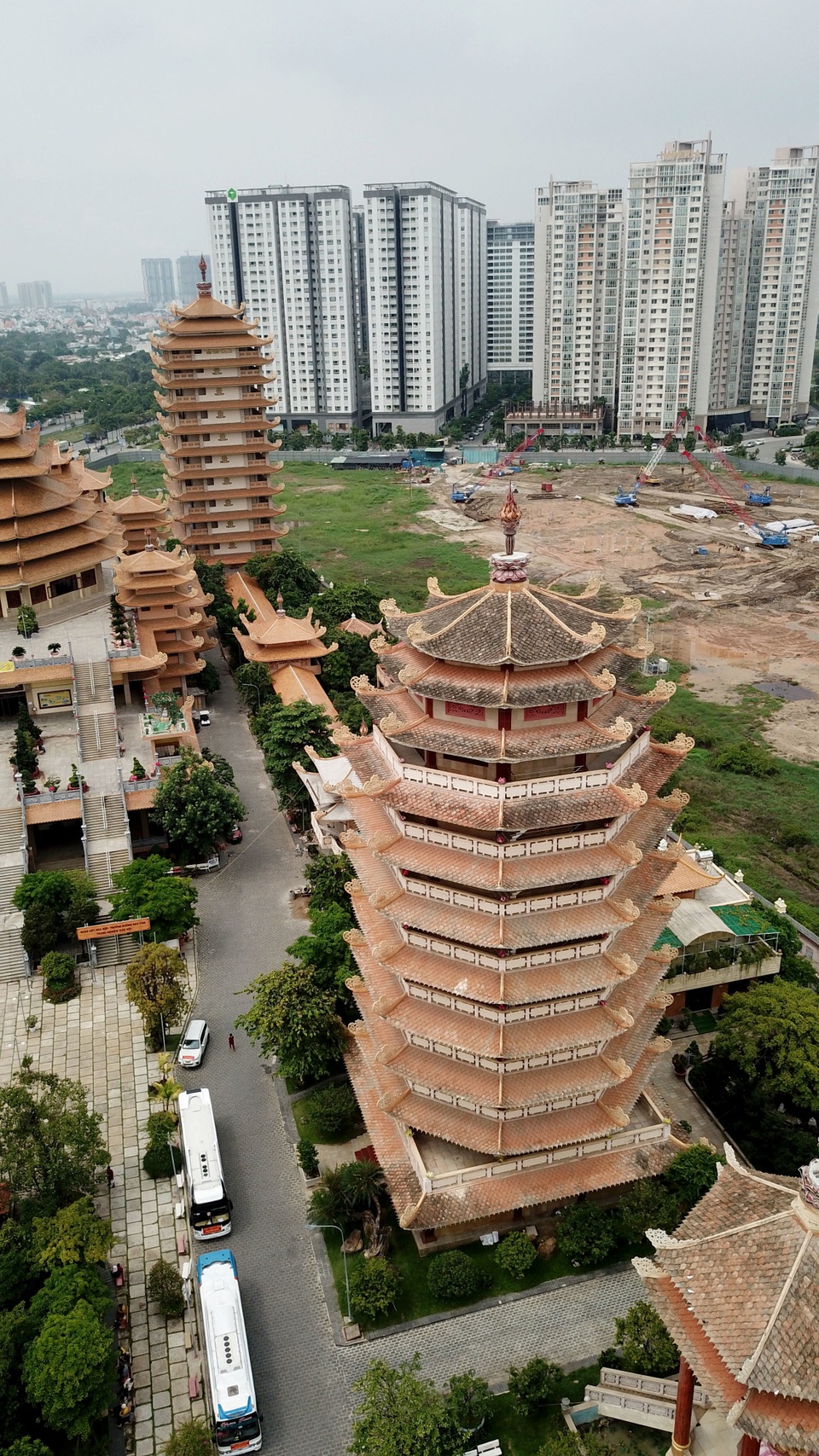 Pháp viện Minh Đăng Quang.JPG Pháp viện Minh Đăng Quang.JPG