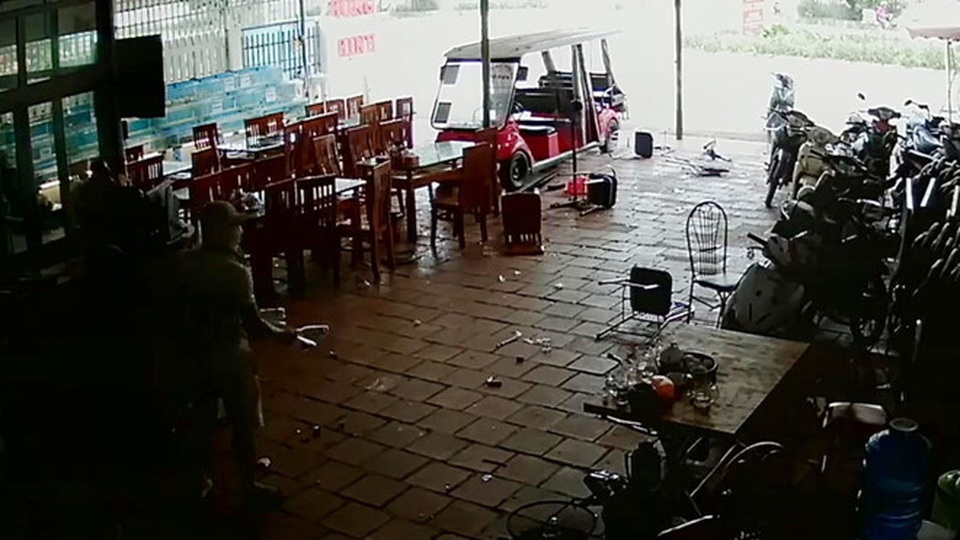 Vụ đánh nhau náo loạn khu du lịch: Tiếp tục triệu tập 5 đối tượng - 1 Vụ đánh nhau náo loạn khu du lịch: Tiếp tục triệu tập 5 đối tượng - 1