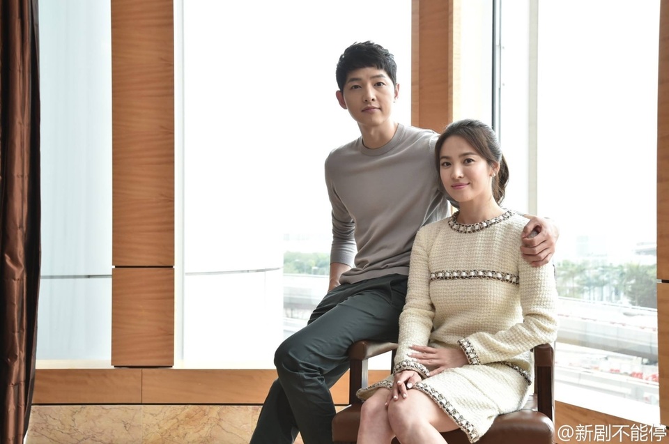 Hình ảnh ngọt ngào của Song Hye Kyo - Song Joong Ki trước khi chia tay - 4 Hình ảnh ngọt ngào của Song Hye Kyo - Song Joong Ki trước khi chia tay - 4