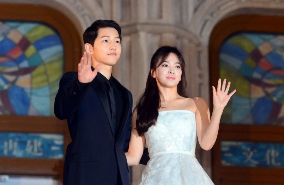 Hình ảnh ngọt ngào của Song Hye Kyo - Song Joong Ki trước khi chia tay - 13 Hình ảnh ngọt ngào của Song Hye Kyo - Song Joong Ki trước khi chia tay - 13