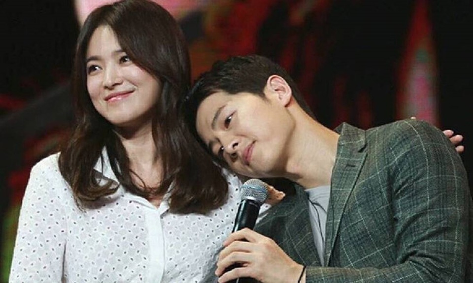 Hình ảnh ngọt ngào của Song Hye Kyo - Song Joong Ki trước khi chia tay - 12 Hình ảnh ngọt ngào của Song Hye Kyo - Song Joong Ki trước khi chia tay - 12