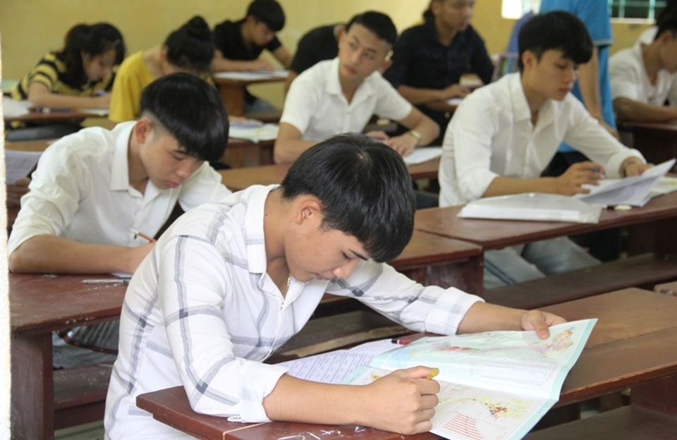 Thí sinh nhận định đề Địa và GDCD dễ, đề Sử khó - 16 Thí sinh nhận định đề Địa và GDCD dễ, đề Sử khó - 16