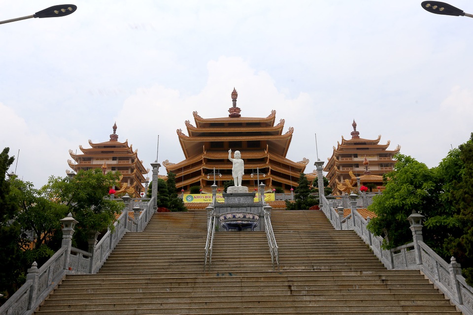 Pháp viện Minh Đăng Quang.JPG Pháp viện Minh Đăng Quang.JPG