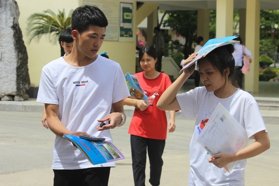 Thí sinh nhận định đề Địa và GDCD dễ, đề Sử khó - 14 Thí sinh nhận định đề Địa và GDCD dễ, đề Sử khó - 14