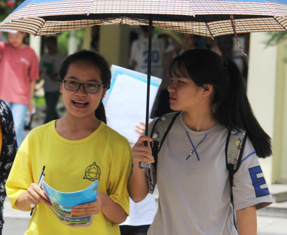 Thí sinh nhận định đề Địa và GDCD dễ, đề Sử khó - 15 Thí sinh nhận định đề Địa và GDCD dễ, đề Sử khó - 15