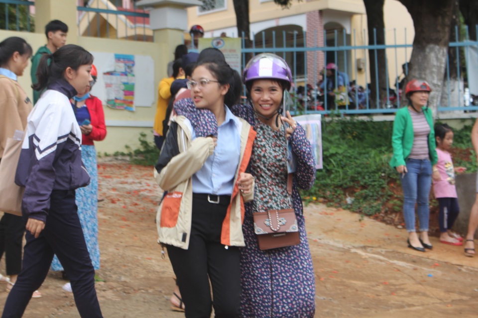 Thí sinh nhận định đề Địa và GDCD dễ, đề Sử khó - 4 Thí sinh nhận định đề Địa và GDCD dễ, đề Sử khó - 4