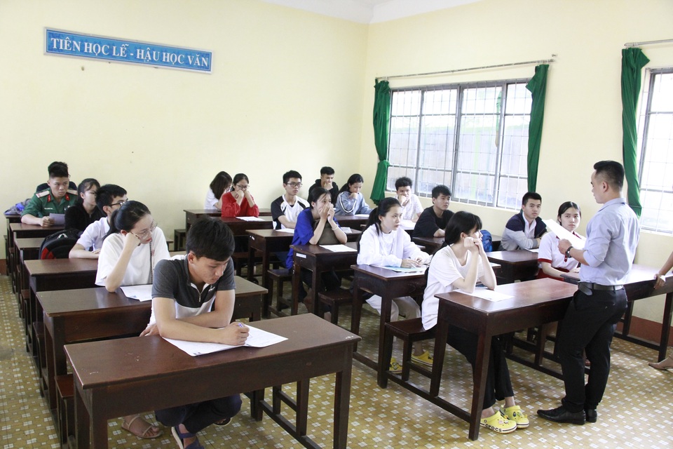 Thí sinh nhận định đề Địa và GDCD dễ, đề Sử khó - 9 Thí sinh nhận định đề Địa và GDCD dễ, đề Sử khó - 9