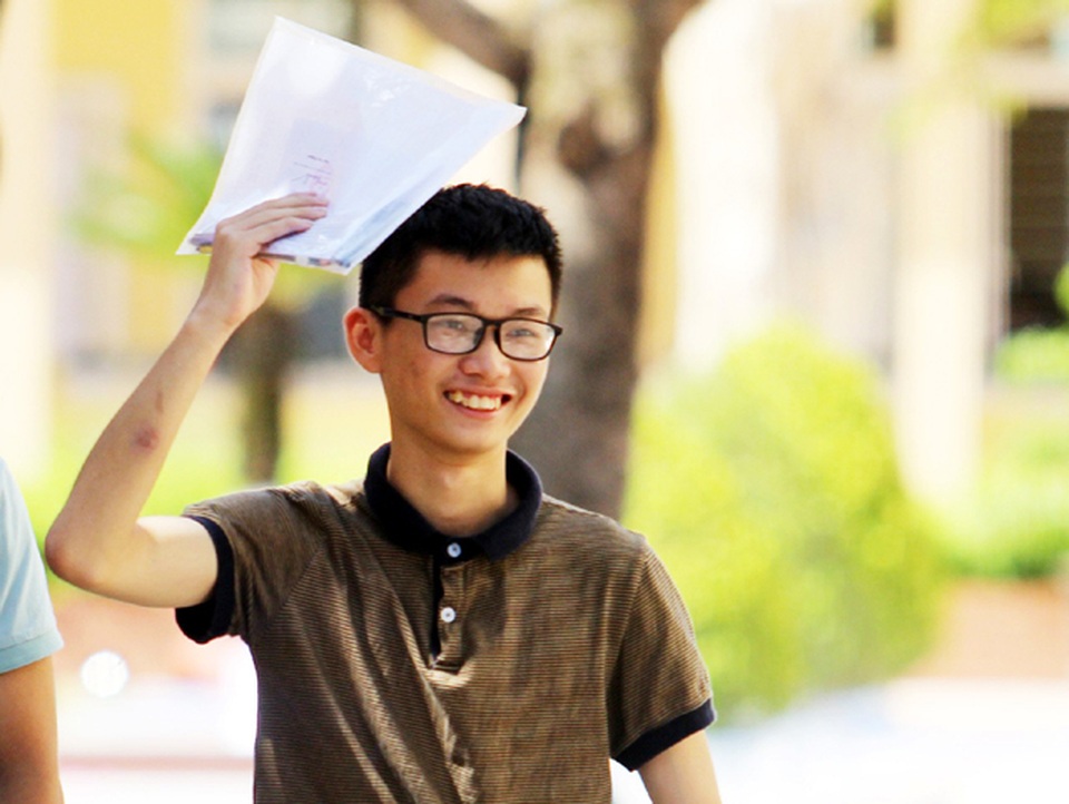 Rạng rỡ nụ cười xua tan nắng nóng mùa thi xứ Nghệ - 4 Rạng rỡ nụ cười xua tan nắng nóng mùa thi xứ Nghệ - 4