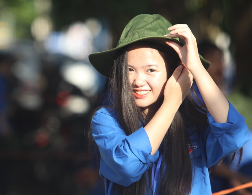Rạng rỡ nụ cười xua tan nắng nóng mùa thi xứ Nghệ - 8 Rạng rỡ nụ cười xua tan nắng nóng mùa thi xứ Nghệ - 8