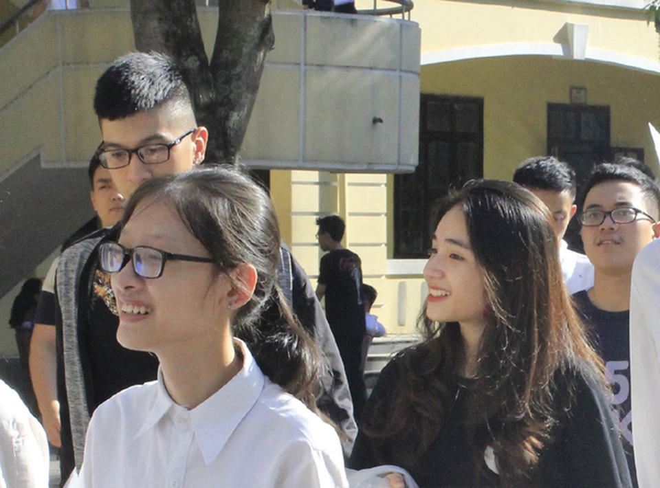 Rạng rỡ nụ cười xua tan nắng nóng mùa thi xứ Nghệ - 7 Rạng rỡ nụ cười xua tan nắng nóng mùa thi xứ Nghệ - 7