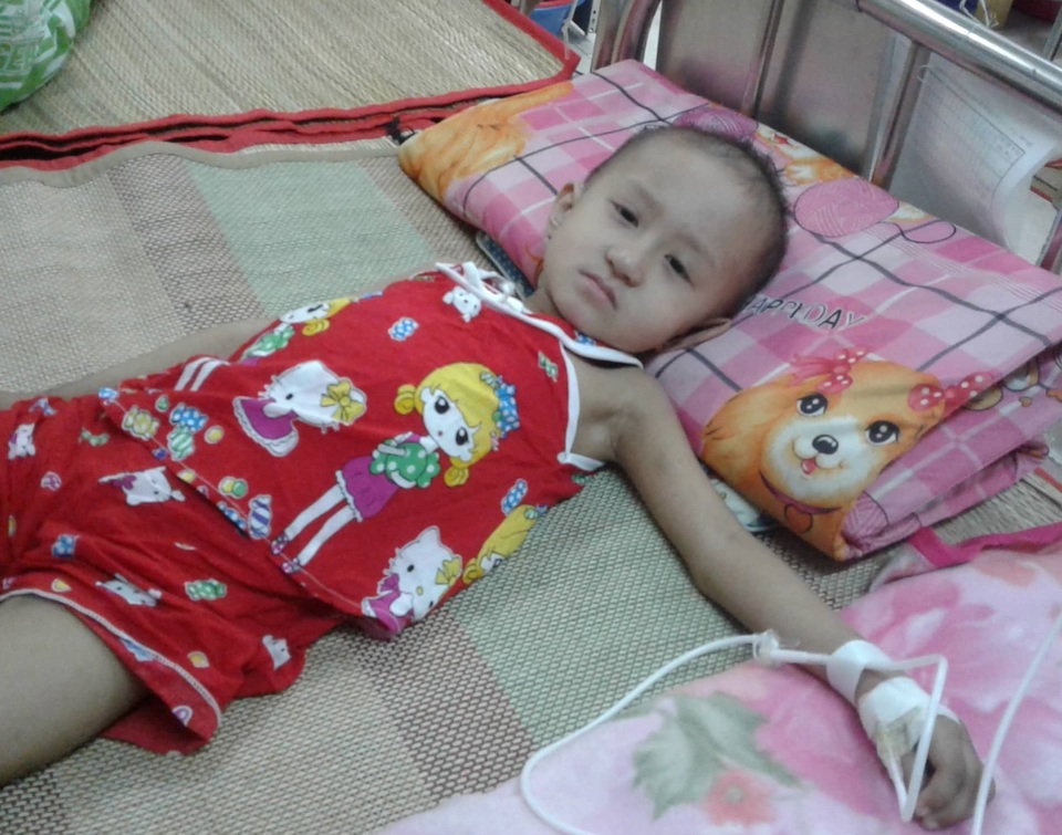 Xót thương bé 5 tuổi quằn quại chống chọi với những cơn đau do bệnh ung thư - 5 Xót thương bé 5 tuổi quằn quại chống chọi với những cơn đau do bệnh ung thư - 5
